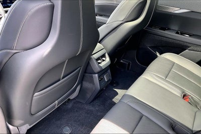 2025 Cadillac OPTIQ Luxury 2
