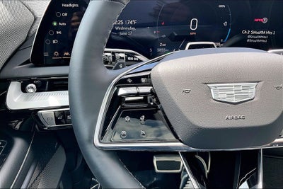 2025 Cadillac OPTIQ Luxury 2