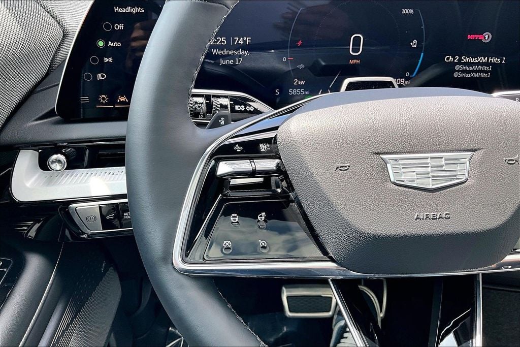 2025 Cadillac OPTIQ Luxury 2