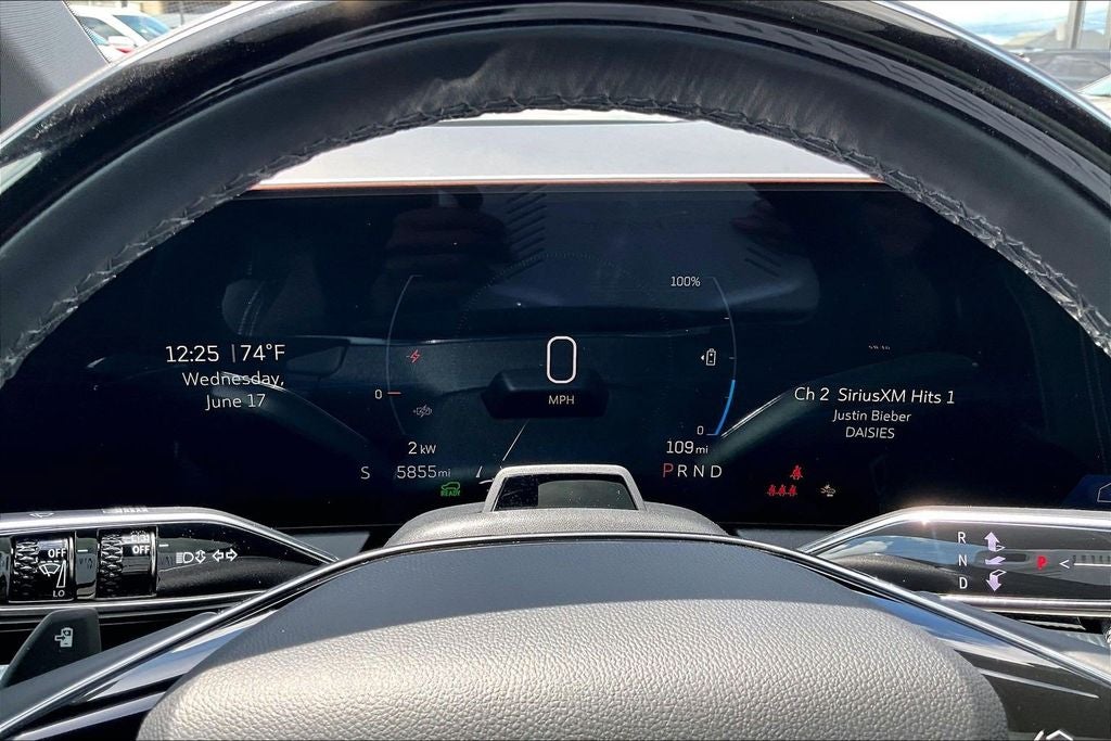 2025 Cadillac OPTIQ Luxury 2
