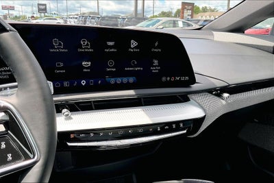 2025 Cadillac OPTIQ Luxury 2