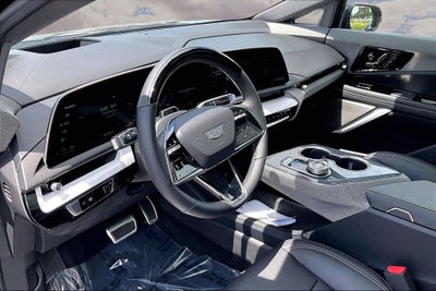 2025 Cadillac OPTIQ Luxury 2