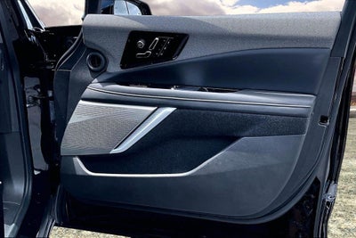 2025 Cadillac OPTIQ Luxury 2
