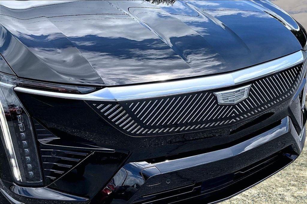 2025 Cadillac OPTIQ Luxury 2