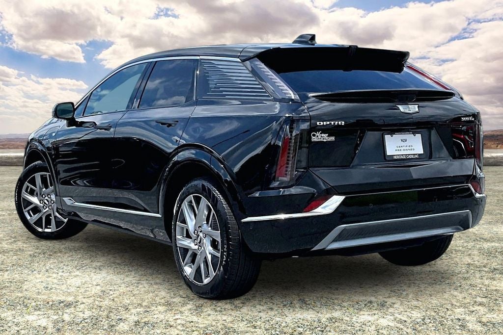 2025 Cadillac OPTIQ Luxury 2