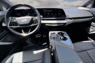 2025 Cadillac OPTIQ Luxury 2