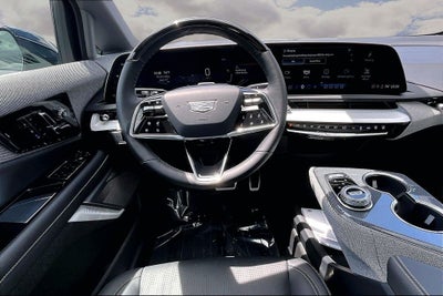 2025 Cadillac OPTIQ Luxury 2