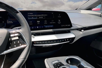 2025 Cadillac OPTIQ Luxury 2
