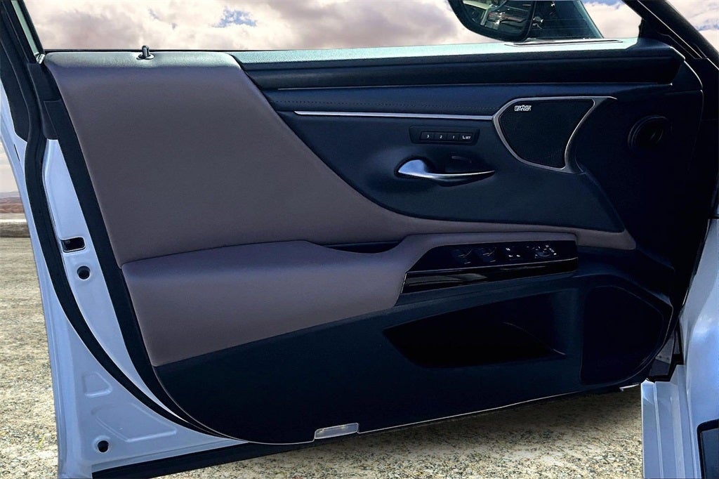 2025 Lexus ES 350 Ultra Luxury