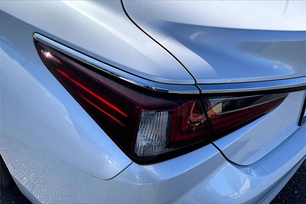 2025 Lexus ES 350 Ultra Luxury