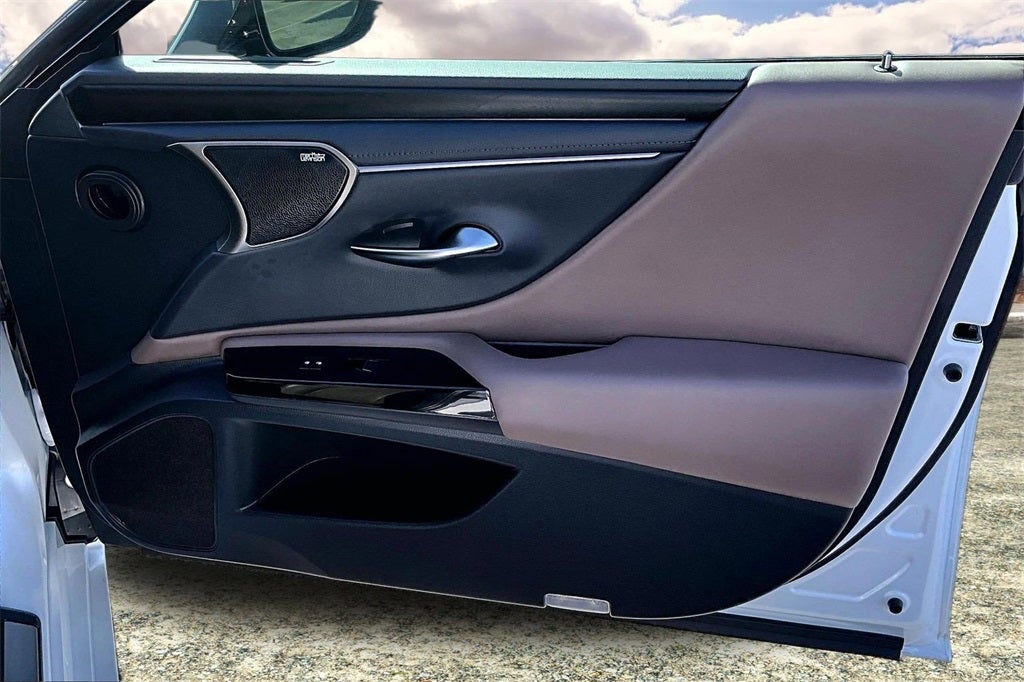 2025 Lexus ES 350 Ultra Luxury