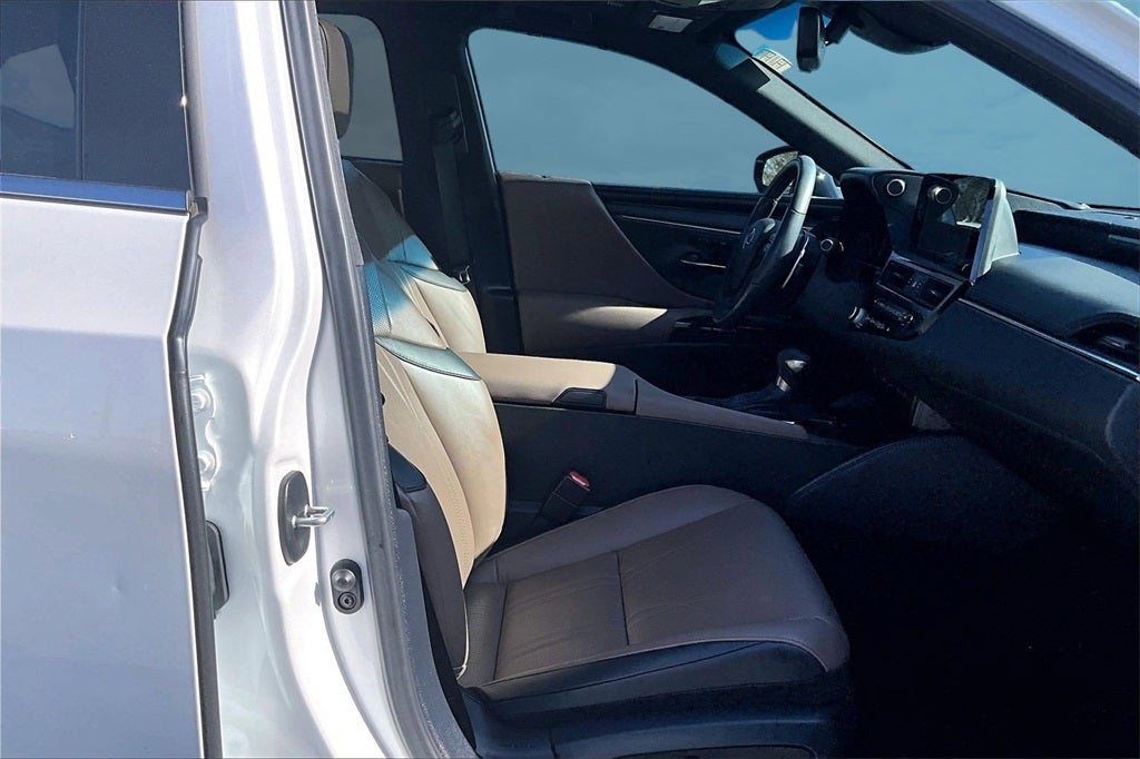 2025 Lexus ES 350 Ultra Luxury