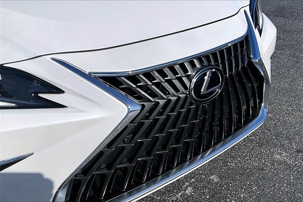 2025 Lexus ES 350 Ultra Luxury