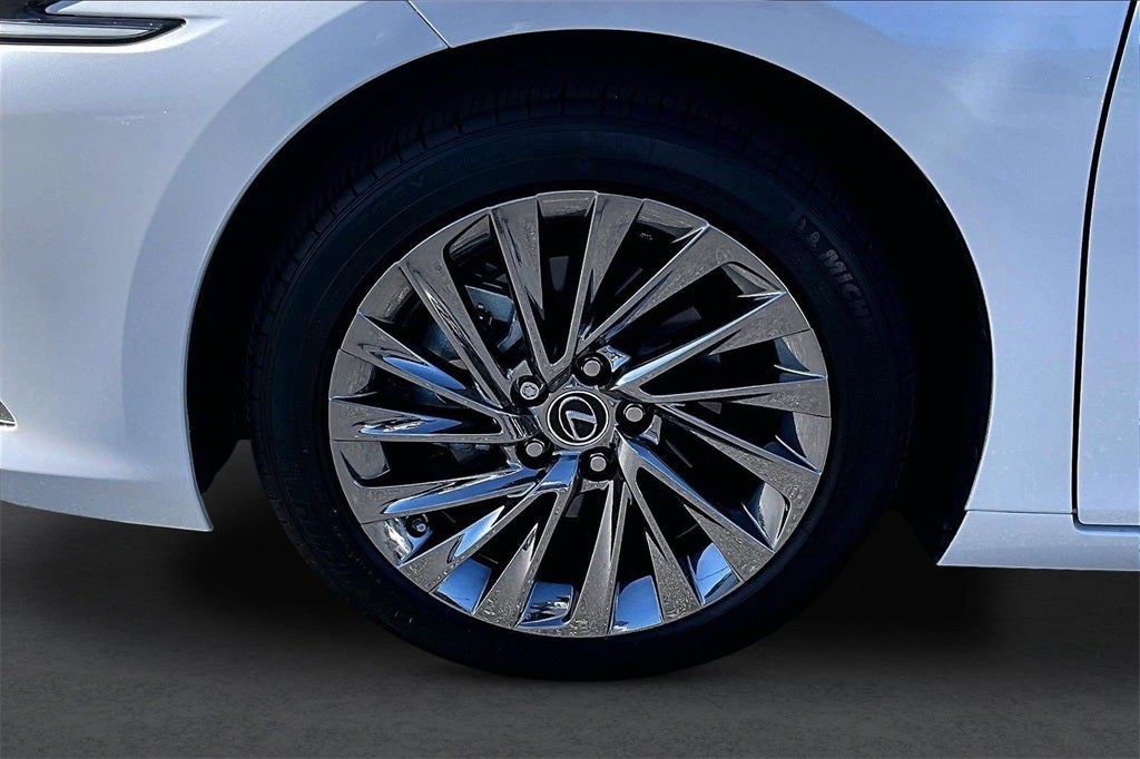 2025 Lexus ES 350 Ultra Luxury