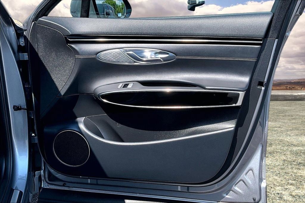 2025 Genesis GV70 2.5T