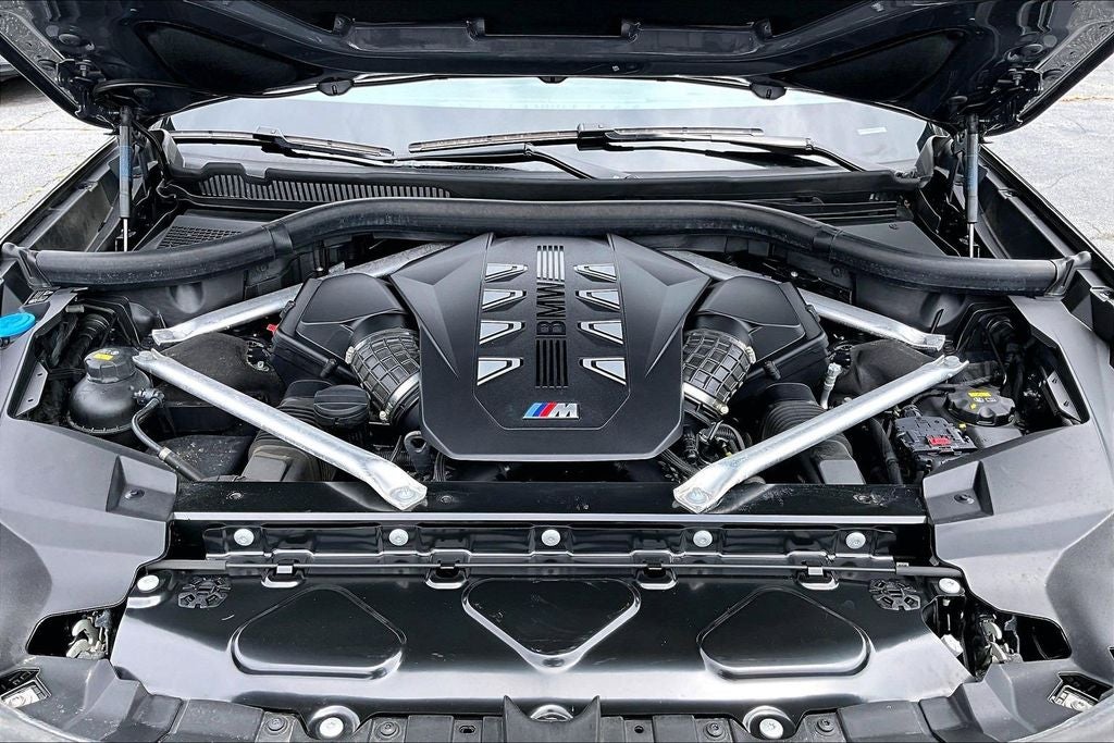 2023 BMW X7 M60i