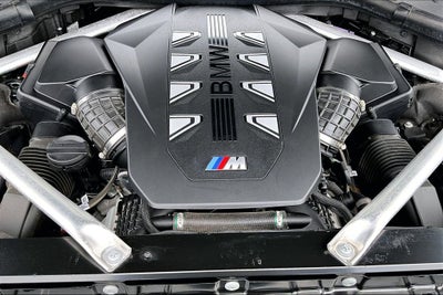 2023 BMW X7 M60i