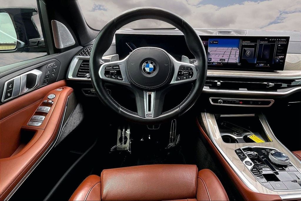 2023 BMW X7 M60i