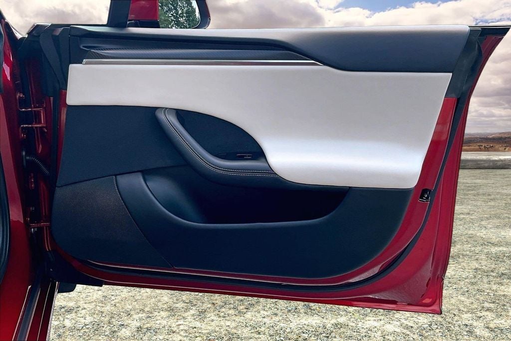 2023 Tesla Model S Plaid