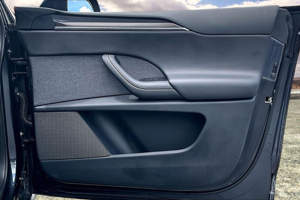 2024 Tesla Model X Base