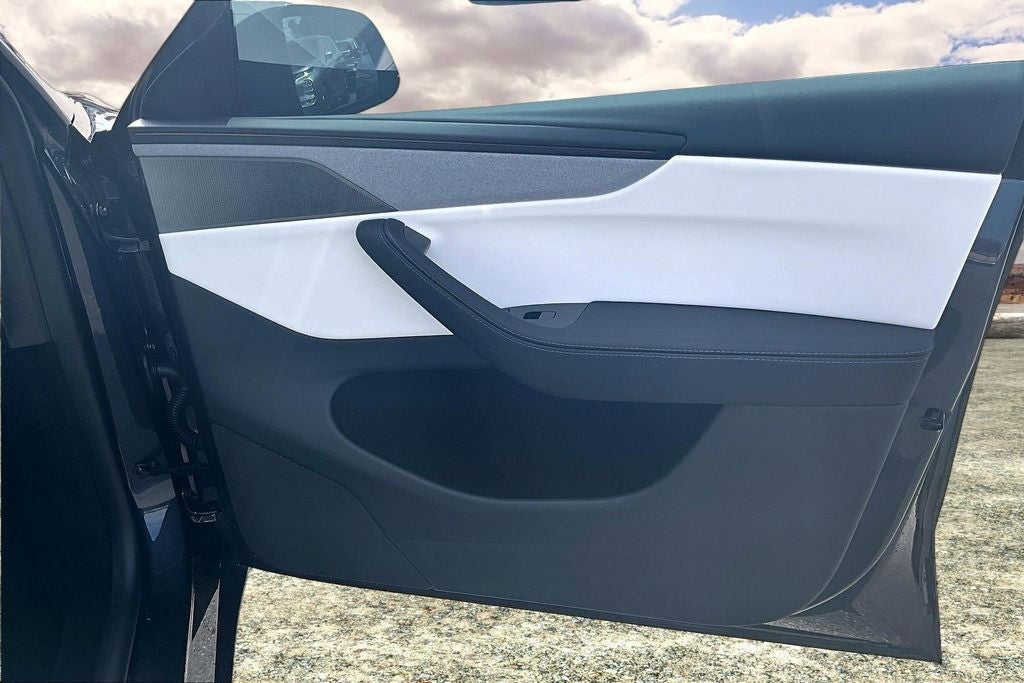 2026 Tesla Model Y Premium