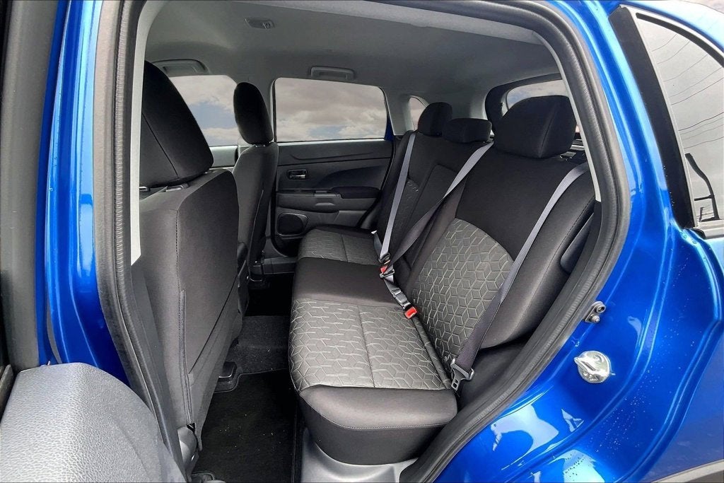2027 Mitsubishi Outlander Sport Base