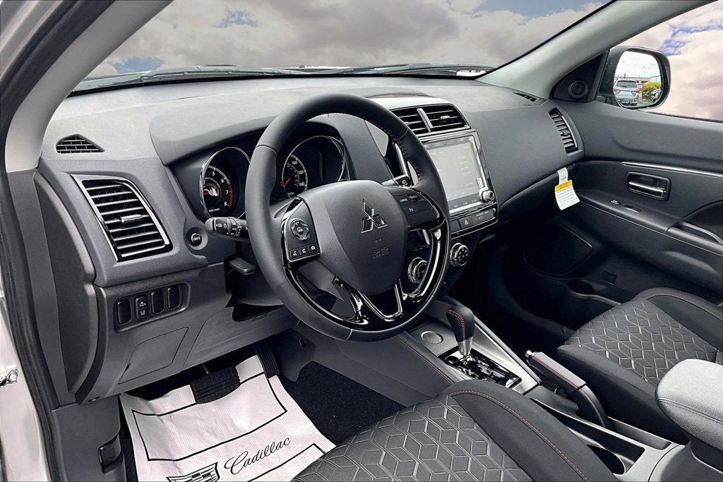 2027 Mitsubishi Outlander Sport Base