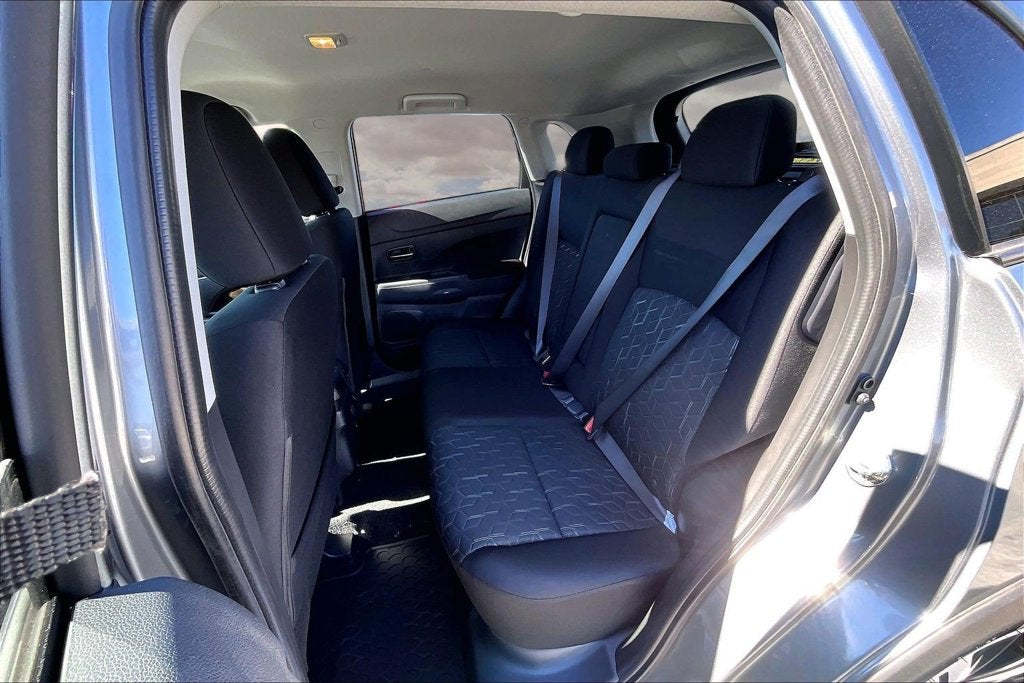 2027 Mitsubishi Outlander Sport Base
