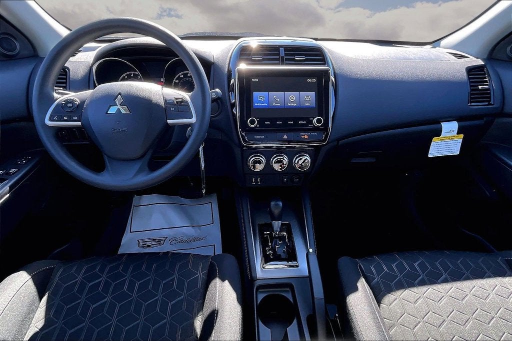 2027 Mitsubishi Outlander Sport Base