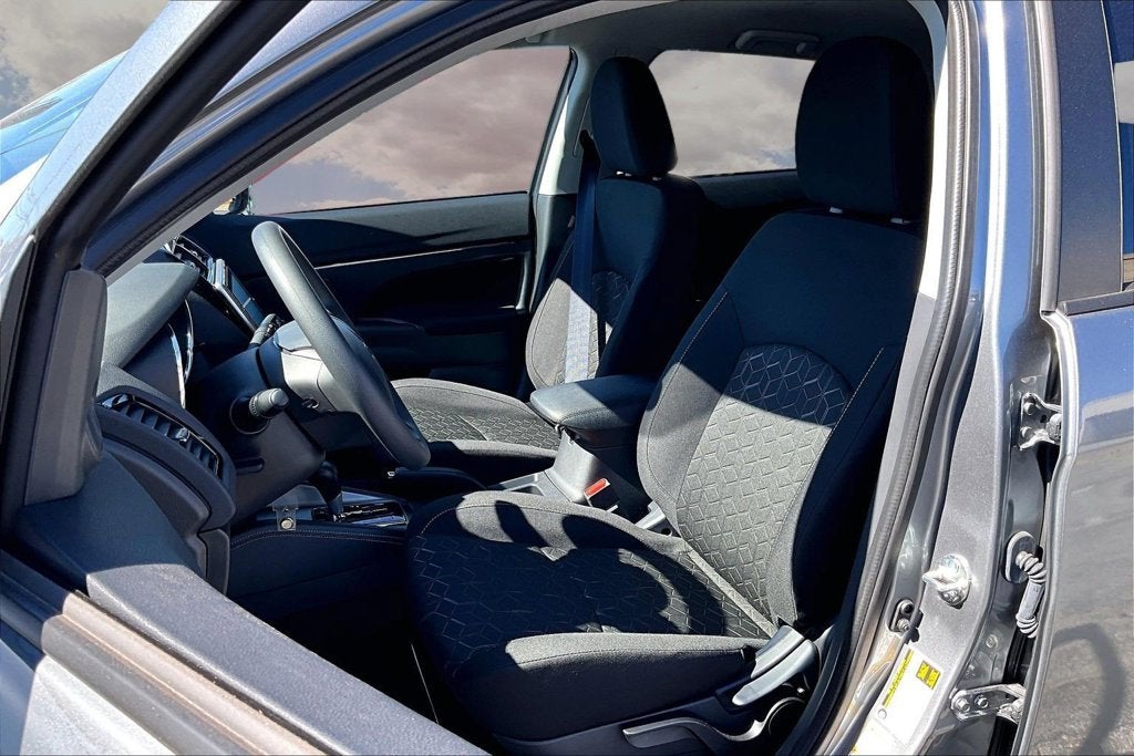 2027 Mitsubishi Outlander Sport Base