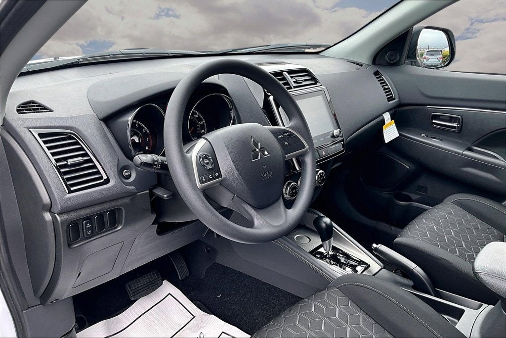 2027 Mitsubishi Outlander Sport Base