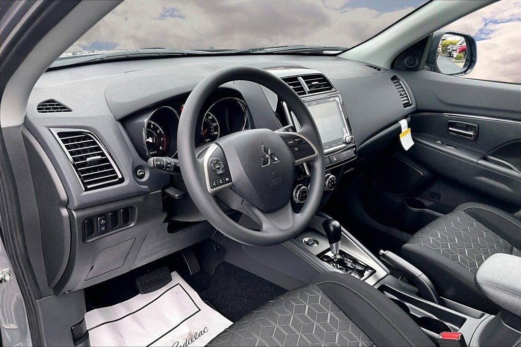 2027 Mitsubishi Outlander Sport Base