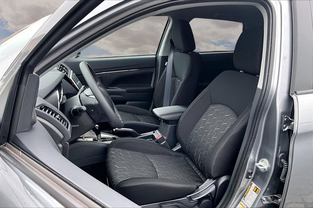 2027 Mitsubishi Outlander Sport Base