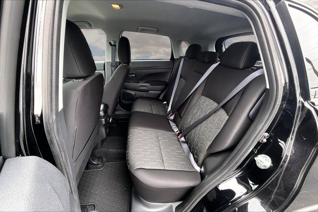 2027 Mitsubishi Outlander Sport Base