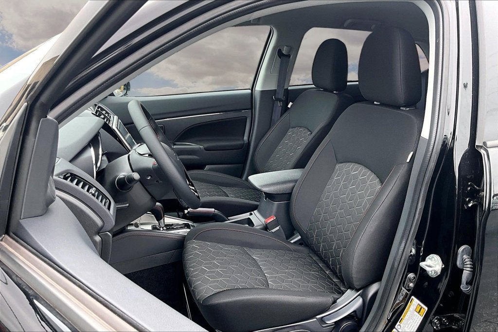 2027 Mitsubishi Outlander Sport Base