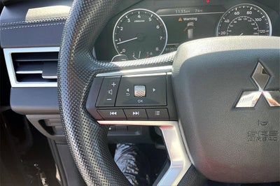 2024 Mitsubishi Outlander ES