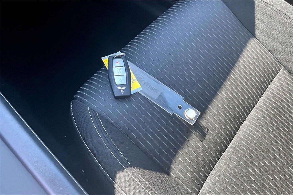 2024 Mitsubishi Outlander ES