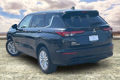 2024 Mitsubishi Outlander ES