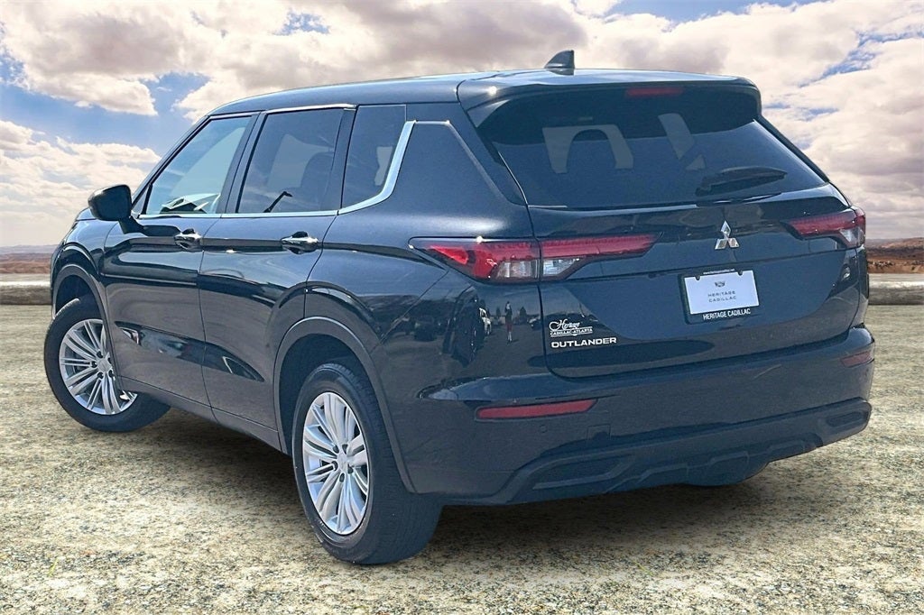 2024 Mitsubishi Outlander ES