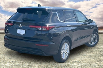 2024 Mitsubishi Outlander ES