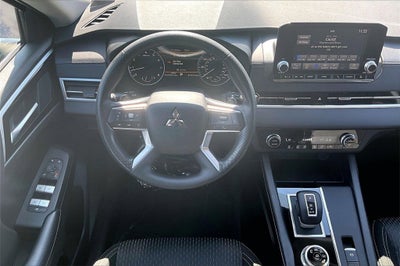 2024 Mitsubishi Outlander ES