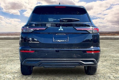 2026 Mitsubishi Outlander ES
