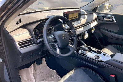 2026 Mitsubishi Outlander ES