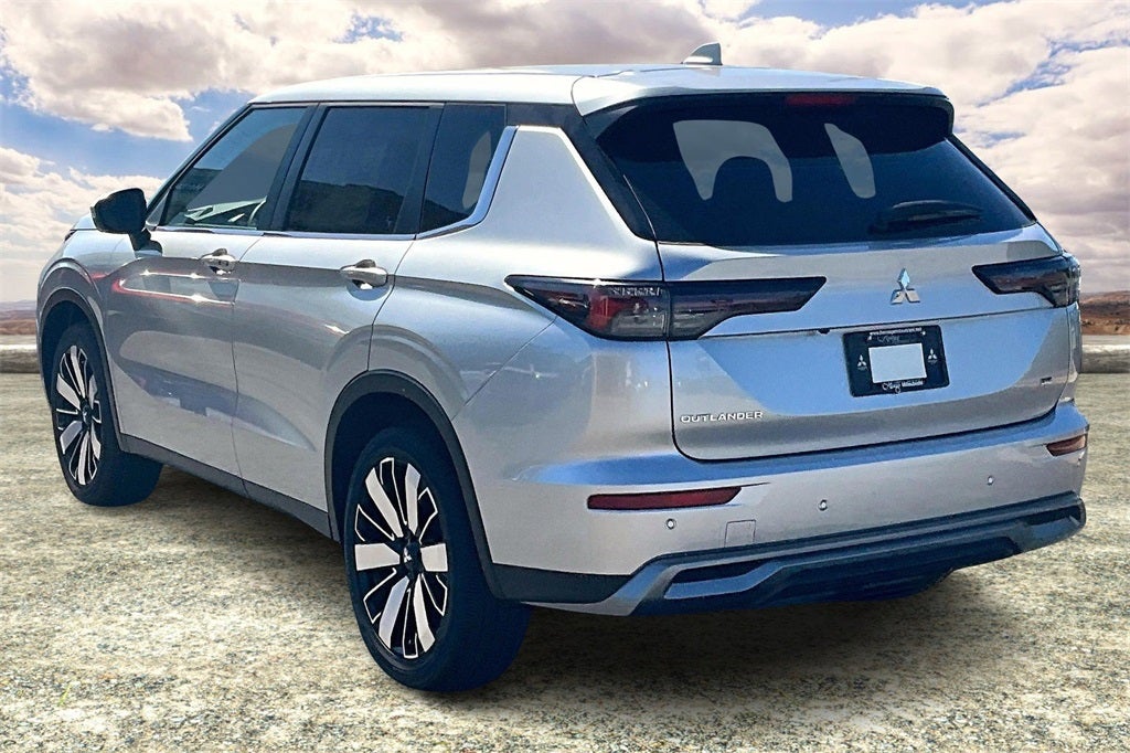 2025 Mitsubishi Outlander SE