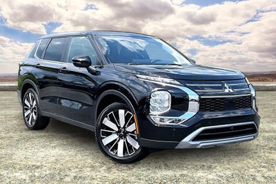 2025 Mitsubishi Outlander SE
