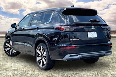 2026 Mitsubishi Outlander SE