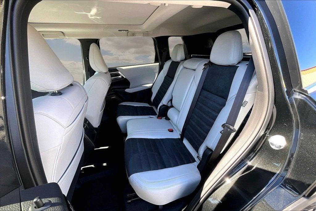 2026 Mitsubishi Outlander Base