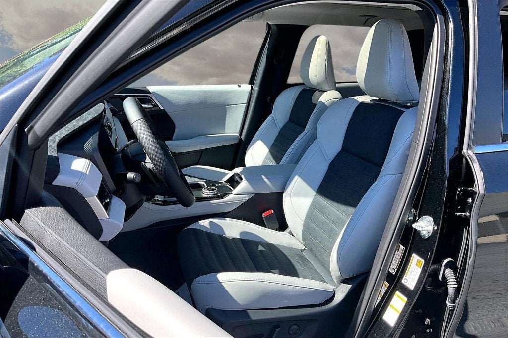 2026 Mitsubishi Outlander Base