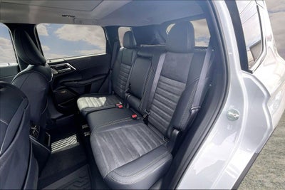 2026 Mitsubishi Outlander SE