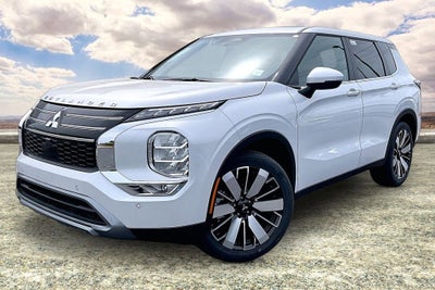 2026 Mitsubishi Outlander SE